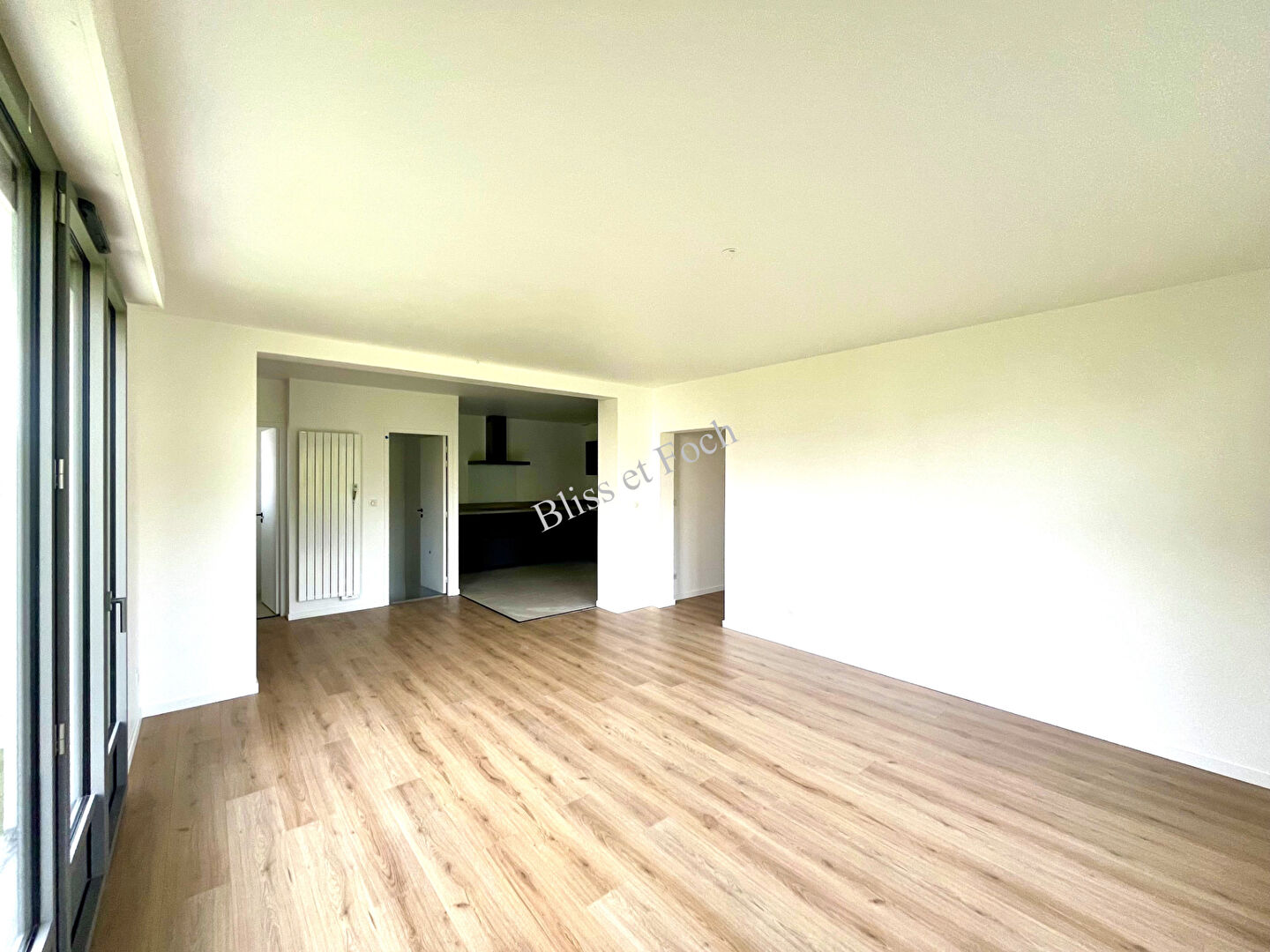 Photo ANGLET - CENTRE - LES FLEURISTES APPARTEMENT 4 PIECES ENTIEREMENT RÉNOVÉ  JARDIN - PARKING - GRAND SOUS SOL image 2/6