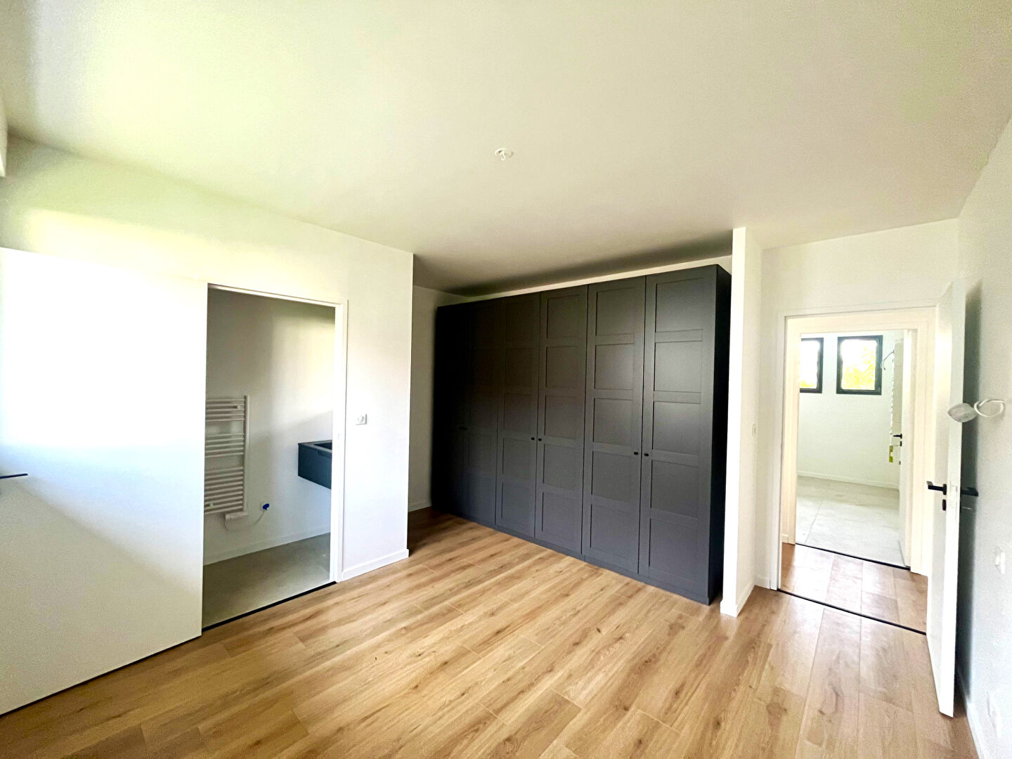 Photo ANGLET - CENTRE - LES FLEURISTES APPARTEMENT 4 PIECES ENTIEREMENT RÉNOVÉ  JARDIN ? PARKING ? DOUBLE GARAGE - ANNEXES image 6/6