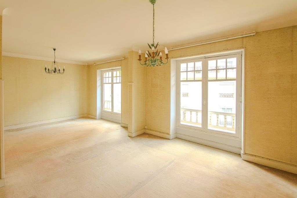 Photo BIARRITZ -QUARTIER IMPÉRIAL  SUPERBE APPARTEMENT À RENOVER RESIDENCE DE CHARME image 2/6