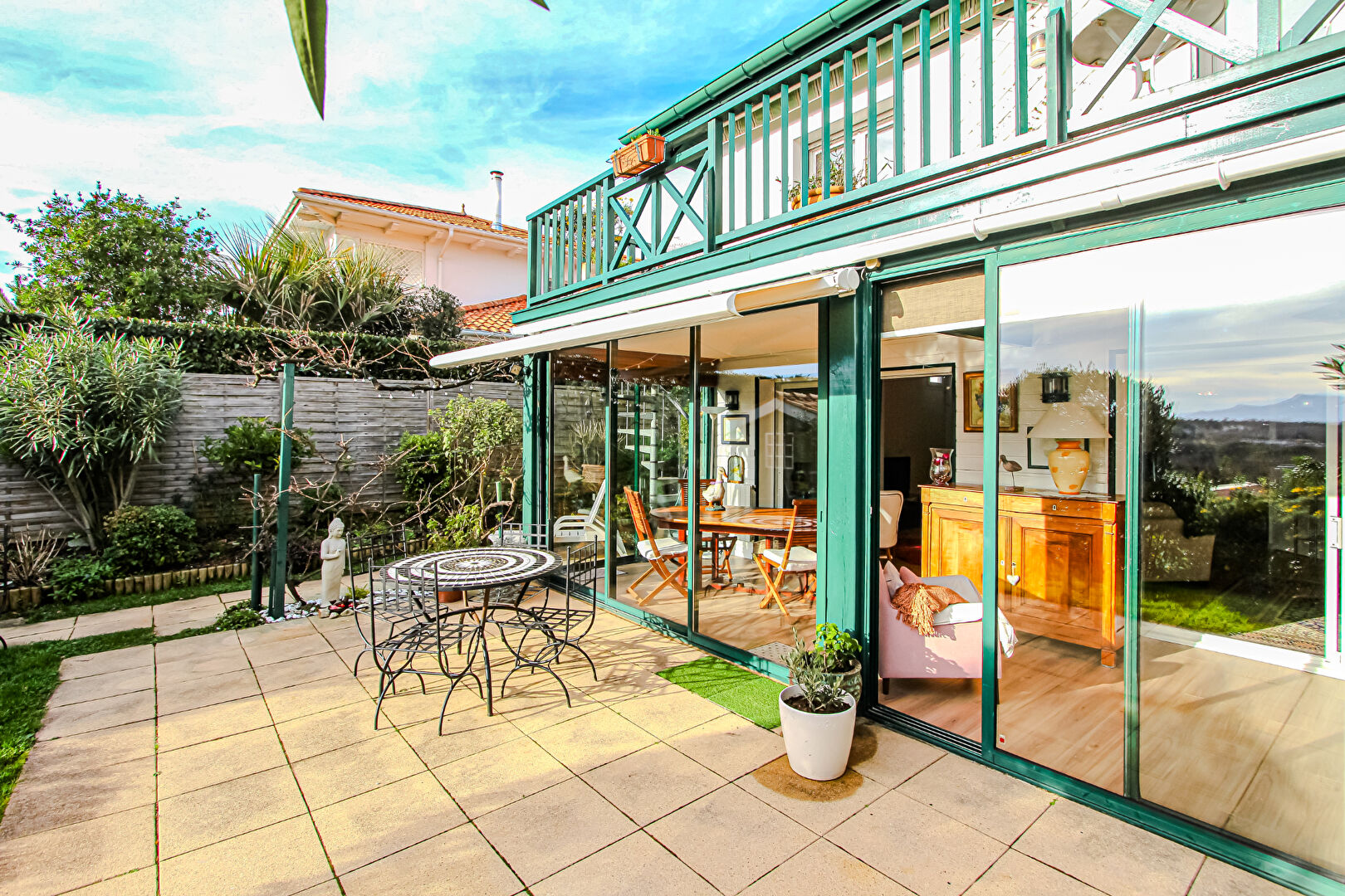 Photo BIARRITZ - MILADY - VUE MONTAGNES ET MER TRES BEL APPARTEMENT STYLE MAISON TERRASSE ? STUDIO ? 2 PARKINGS image 3/6