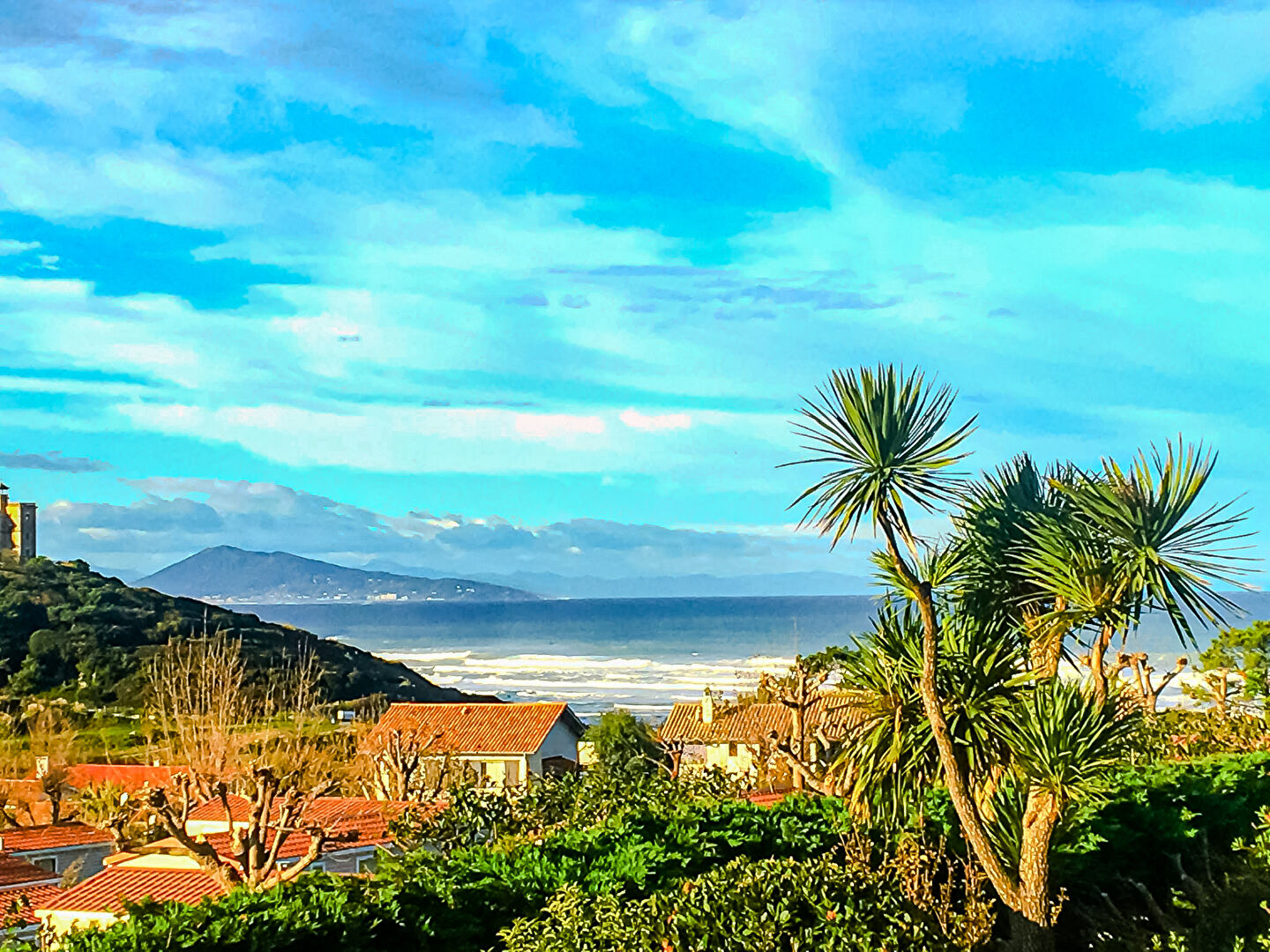 Photo BIARRITZ - MILADY - VUE MONTAGNES ET MER TRES BEL APPARTEMENT STYLE MAISON TERRASSE ? STUDIO ? 2 PARKINGS image 4/6