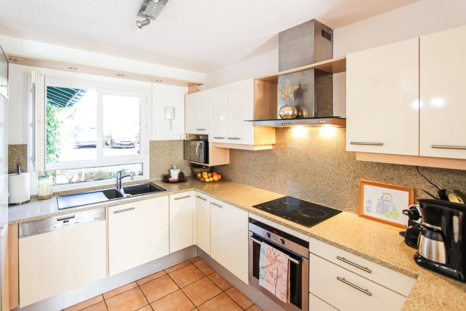 Photo BIARRITZ - MILADY - VUE MONTAGNES ET MER TRES BEL APPARTEMENT STYLE MAISON TERRASSE ? STUDIO ? 2 PARKINGS image 6/6