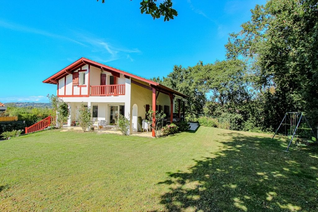 Photo ARBONNE -BELLE VILLA -VUE DEGAGEE -GARAGE - PISCINE image 2/6