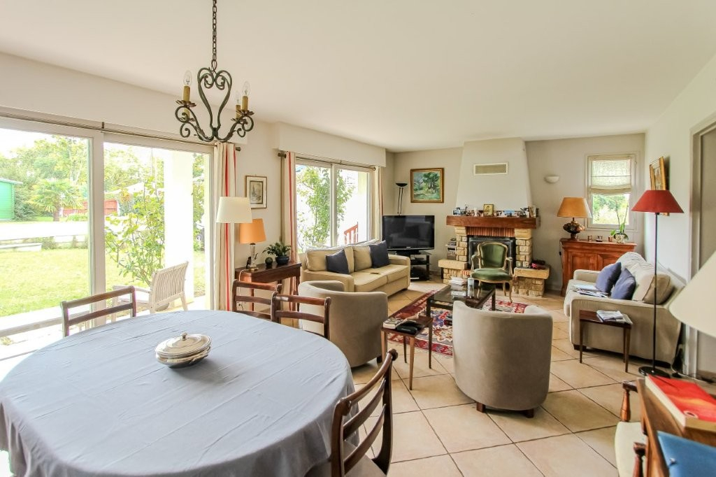 Photo ARBONNE -BELLE VILLA -VUE DEGAGEE -GARAGE - PISCINE image 5/6