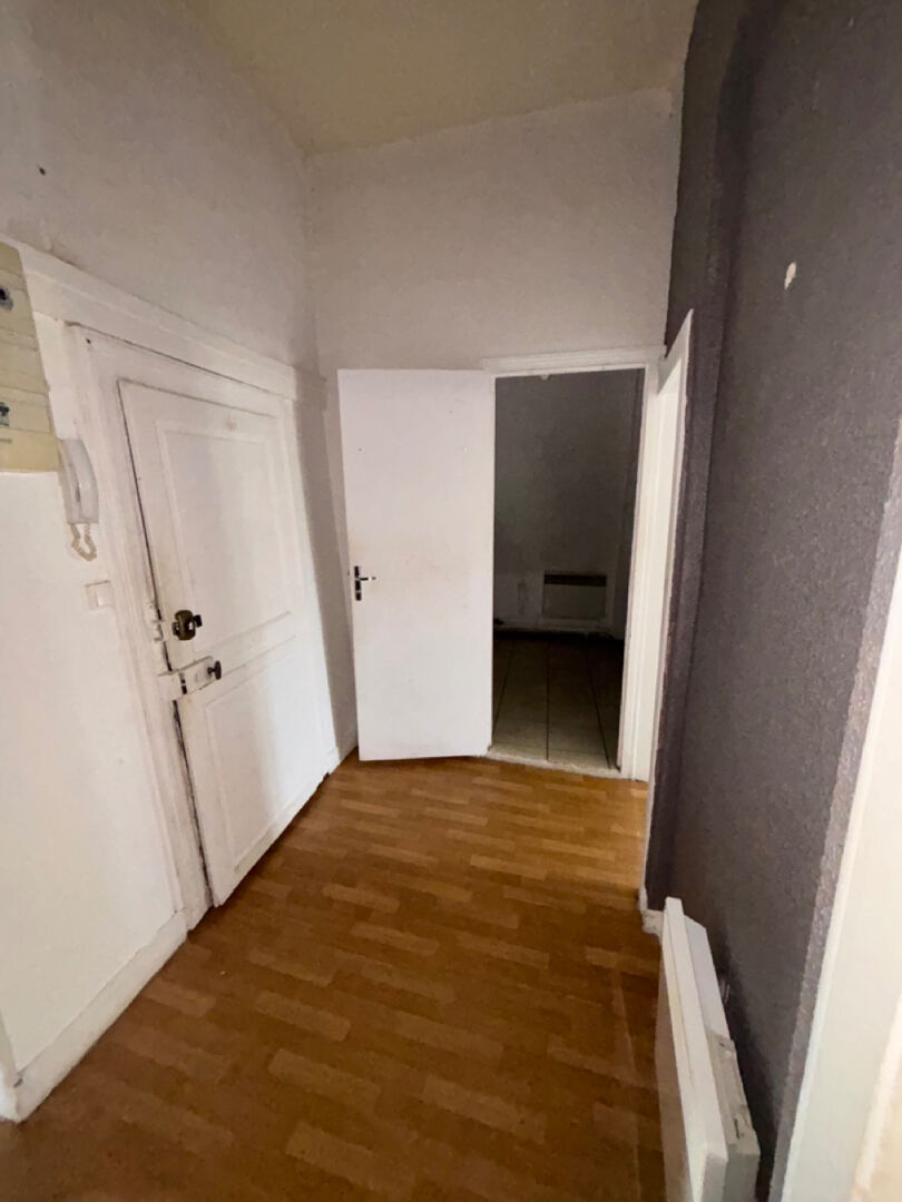 Photo Appartement 3 pièces en centre-ville, face à la mairie image 5/6