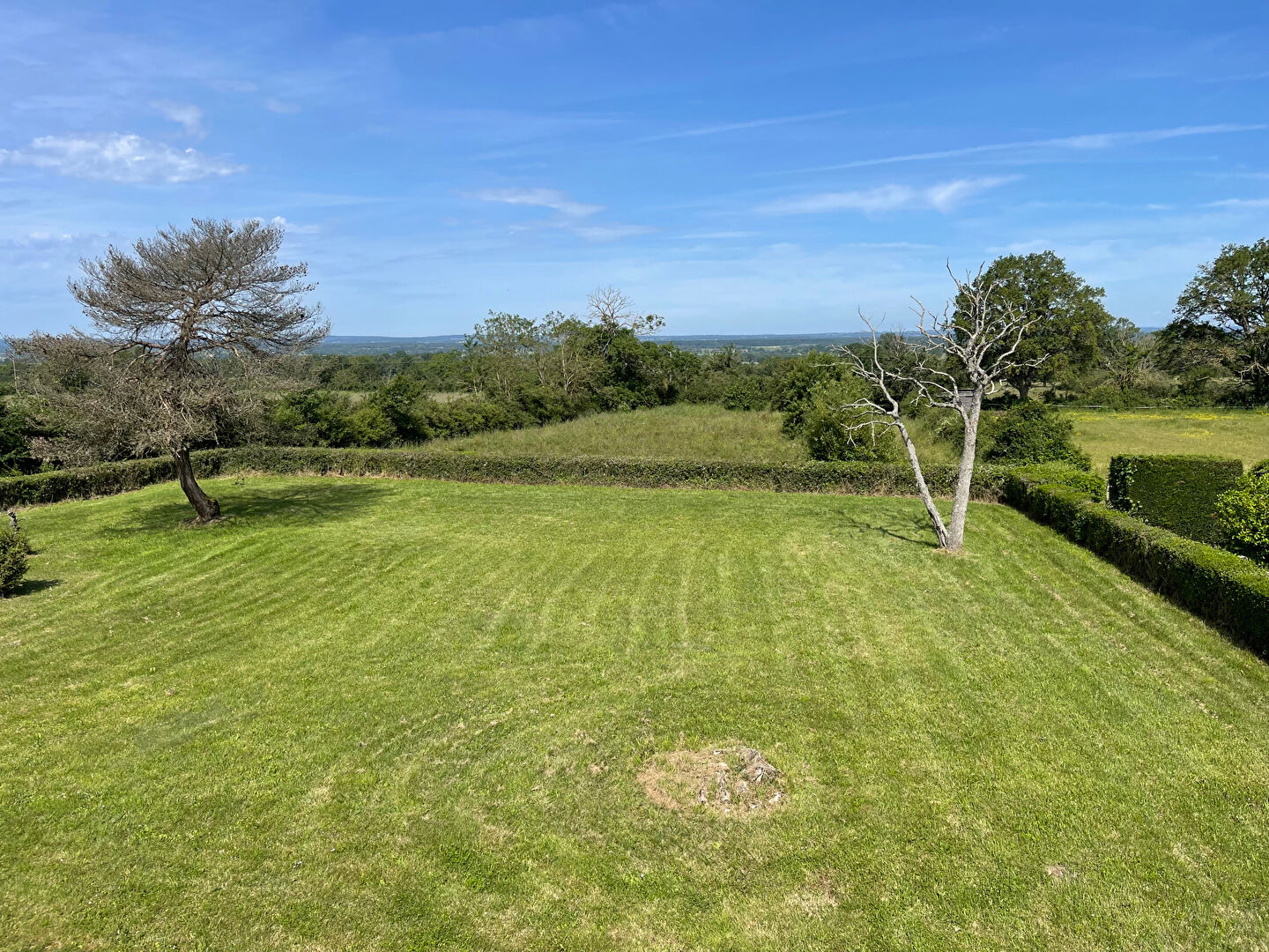 Photo Maison à rénover sur parcelle de 2000m2 image 3/4