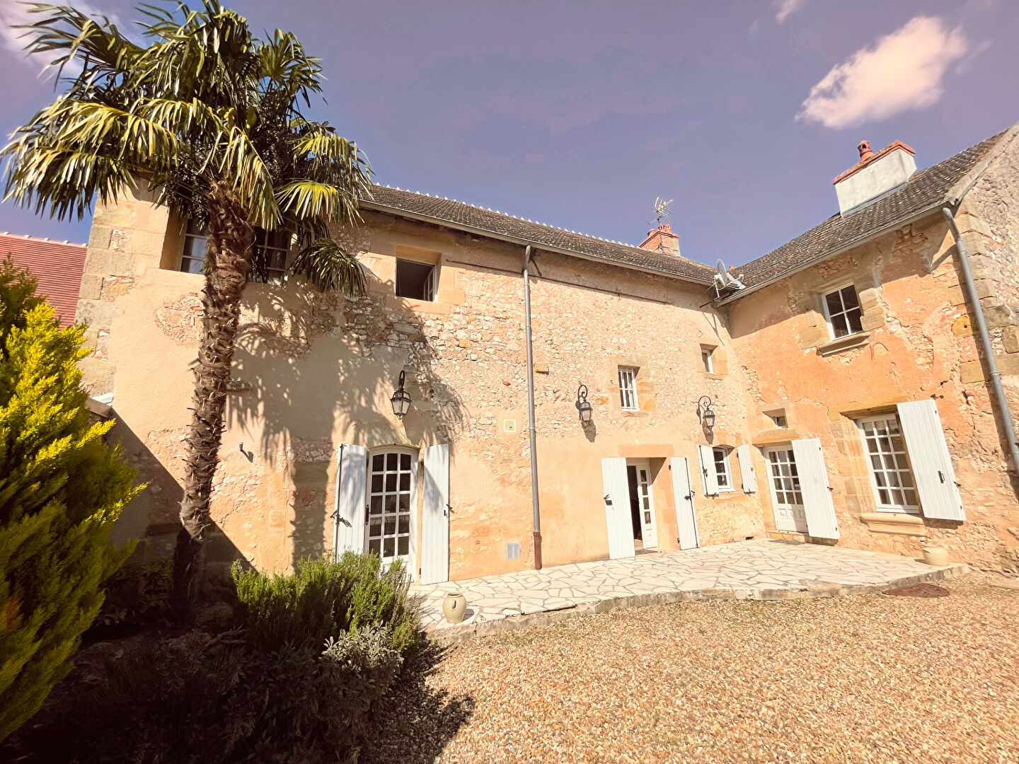 Maison de caractère 248 m²  Piscine Ancien relais royal XVe  Saint-Menoux / Moulins (03)