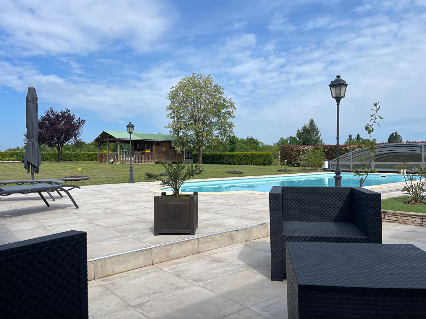 Photo Maison de 272 m2 avec piscine, garages (camping-car), terrain 4 886 m² et rivière à proximité - 25 min de Moulins (03) image 3/6