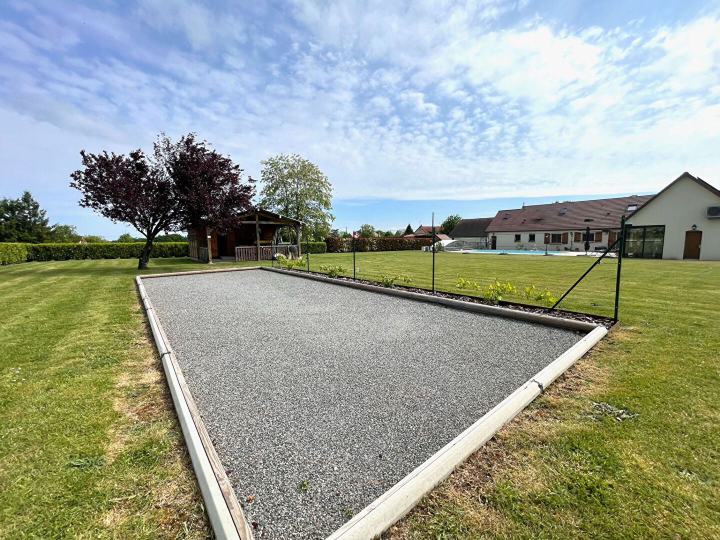 Photo Maison de 272 m2 avec piscine, garages (camping-car), terrain 4 886 m² et rivière à proximité - 25 min de Moulins (03) image 5/6