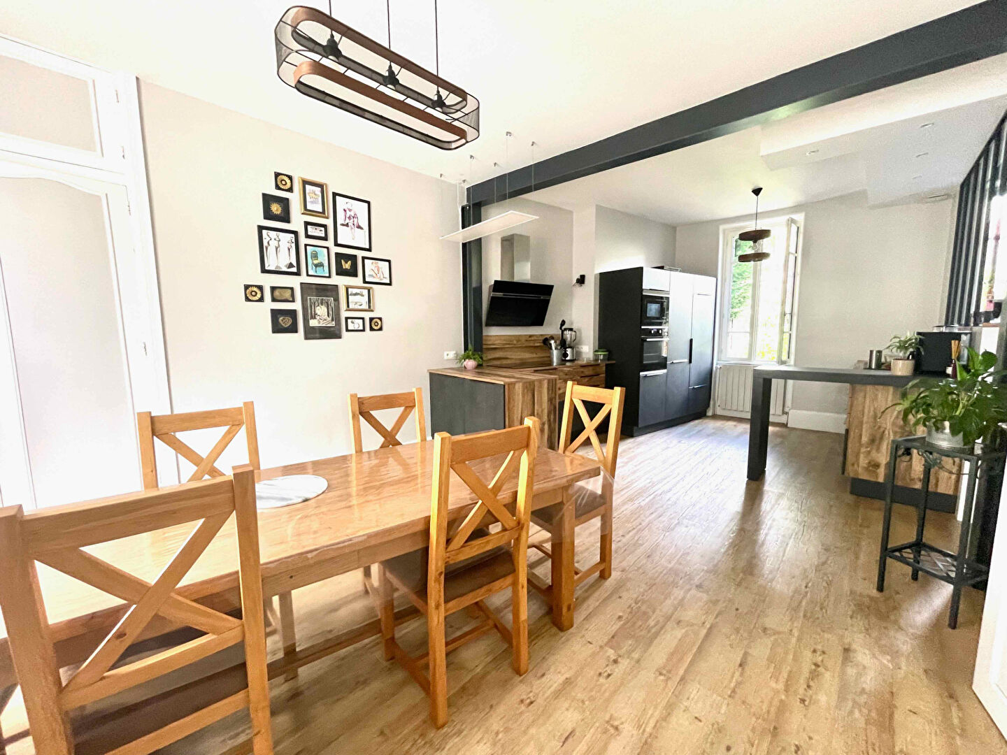 Photo Maison de ville rénovée avec cour, garage et calme ? Quartier Médiathèque image 2/6