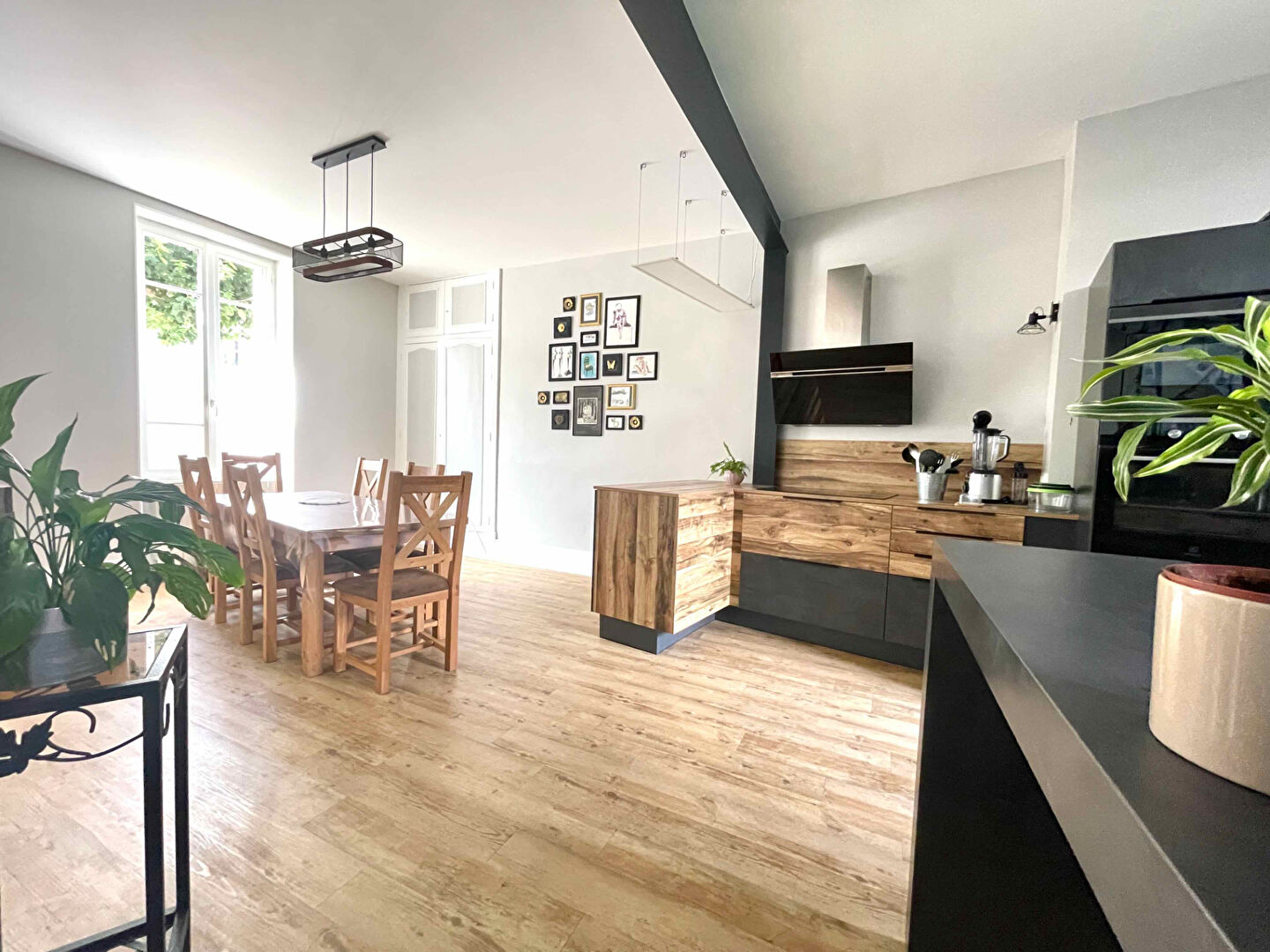 Photo Maison de ville rénovée avec cour, garage et calme ? Quartier Médiathèque image 6/6