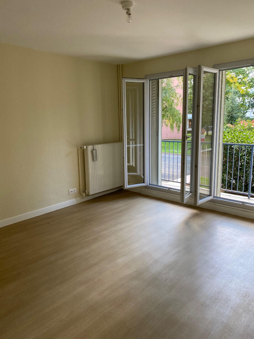 F3 en rez de chaussée avec cave et balcon