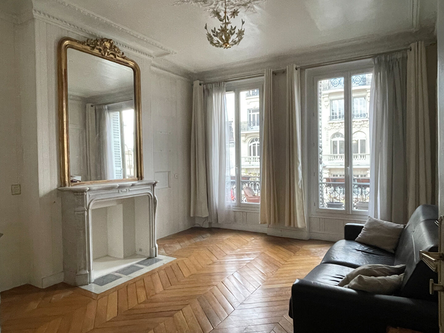 Photo VINCENNES - AU PIED DU MÉTRO image 5/6