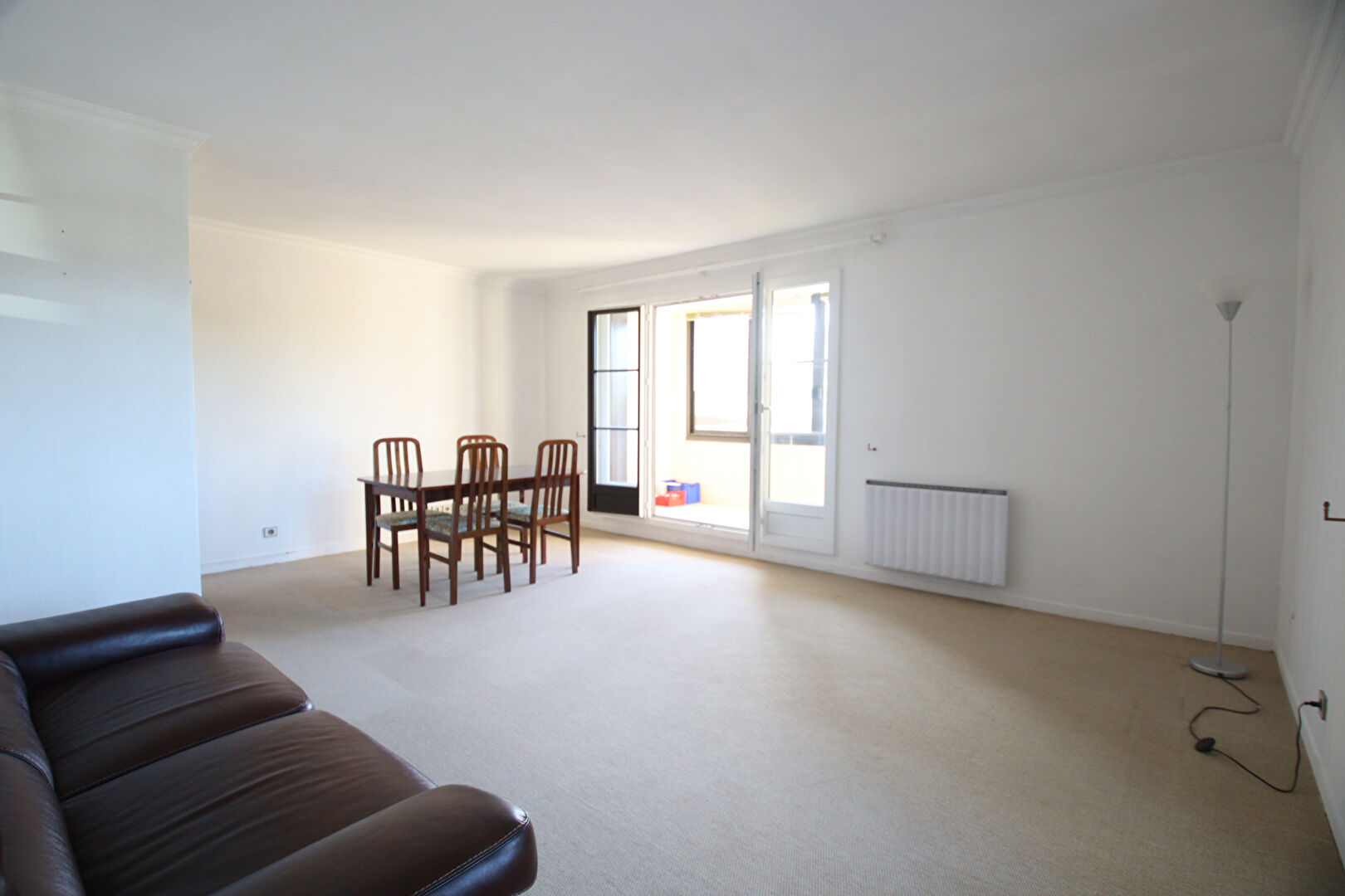 Photo GIF SUR YVETTE (Chevry) - appartement 4/5 pièces image 2/6