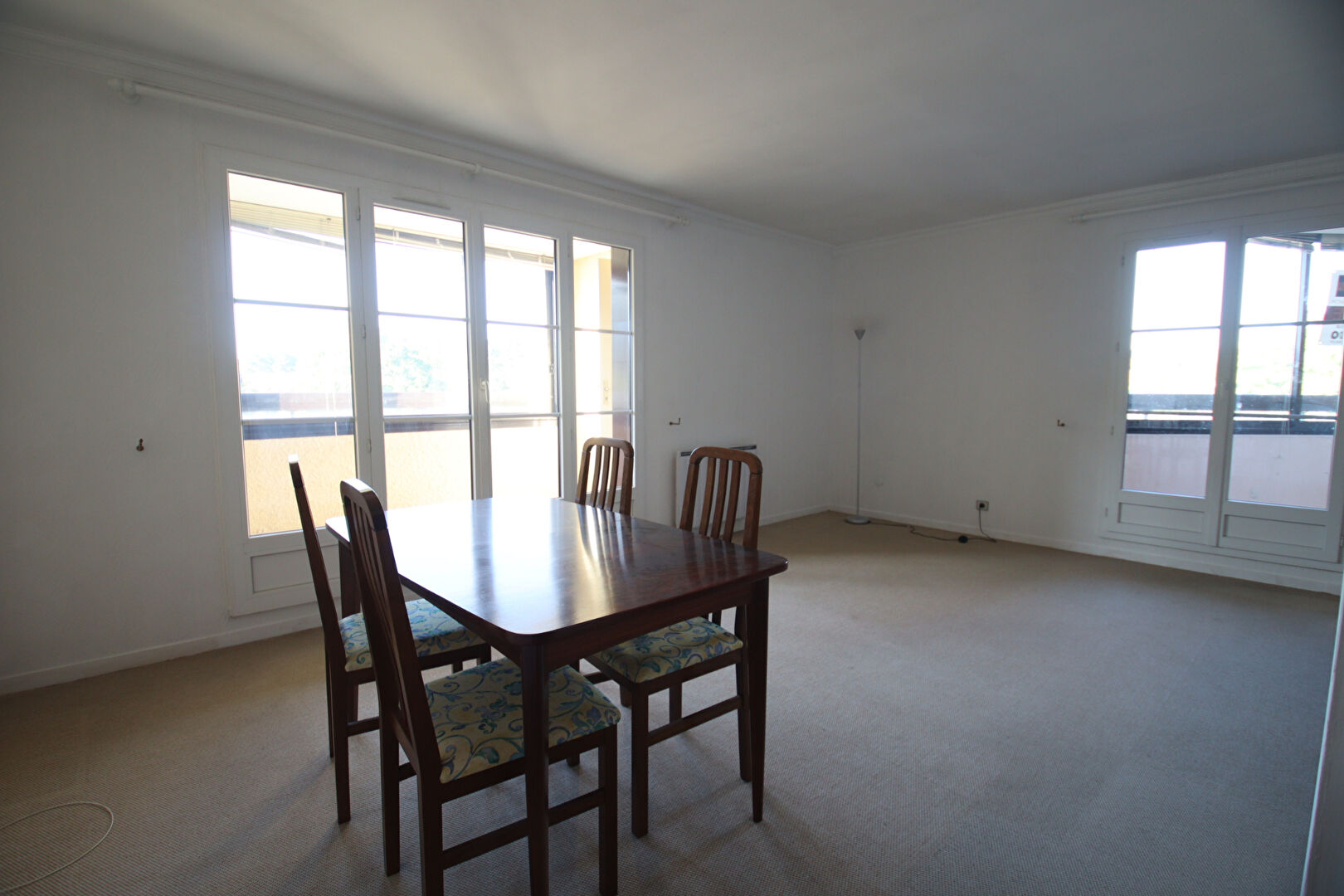 Photo GIF SUR YVETTE (Chevry) - appartement 4/5 pièces image 3/6