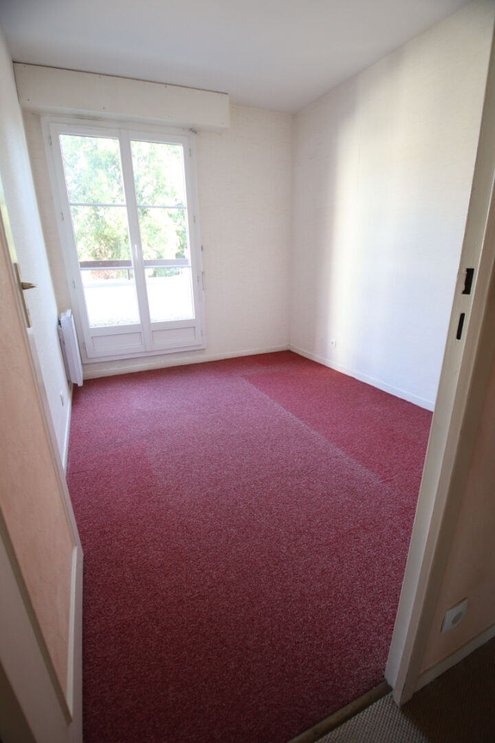 Photo GIF SUR YVETTE (Chevry) - appartement 4/5 pièces image 5/6