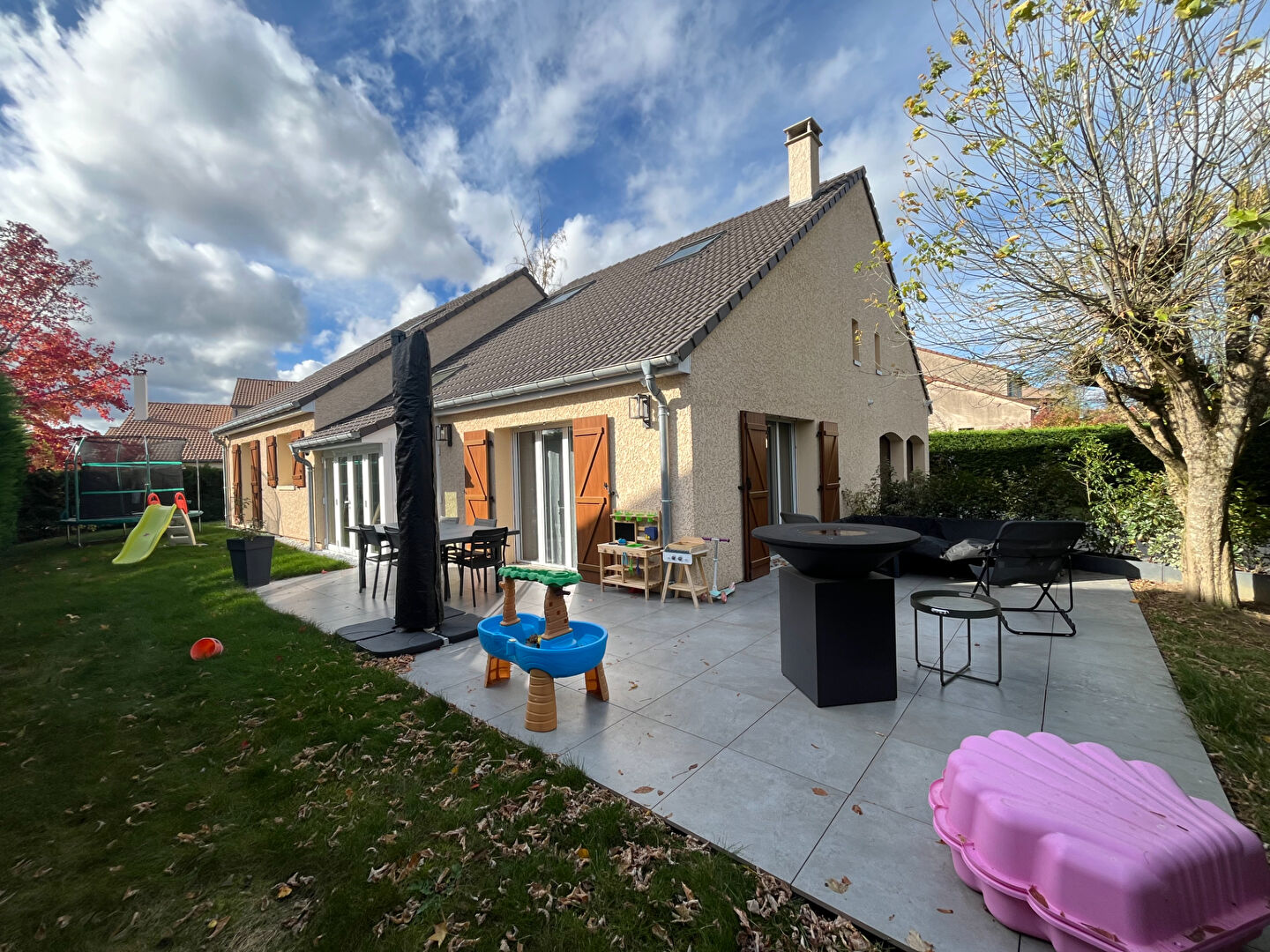 GIF SUR YVETTE (Chevry) Maison de  8/9 pièces.