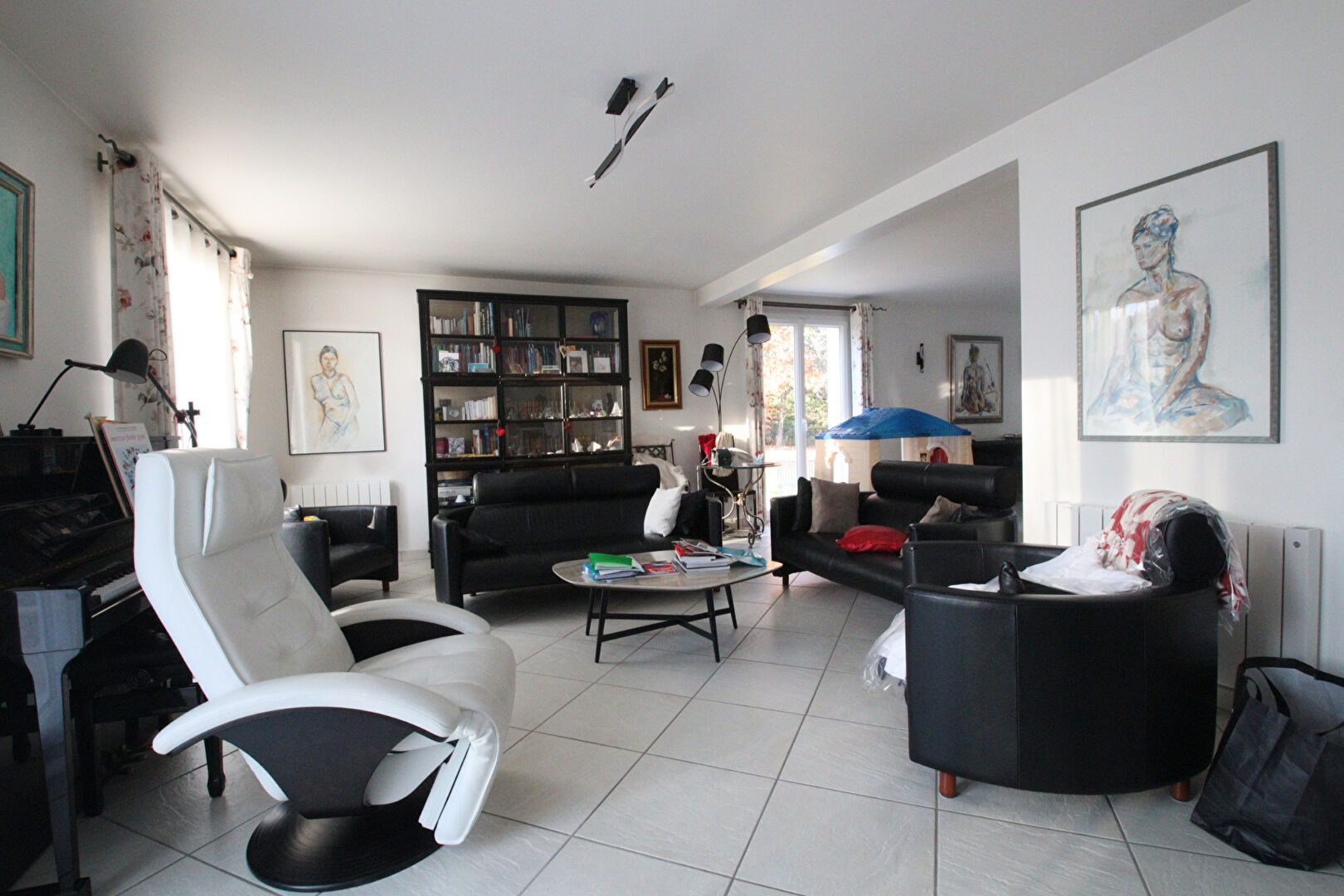 Photo Gif sur Yvette (Chevry) Maison de 9 pièces sur sous-sol total image 2/6