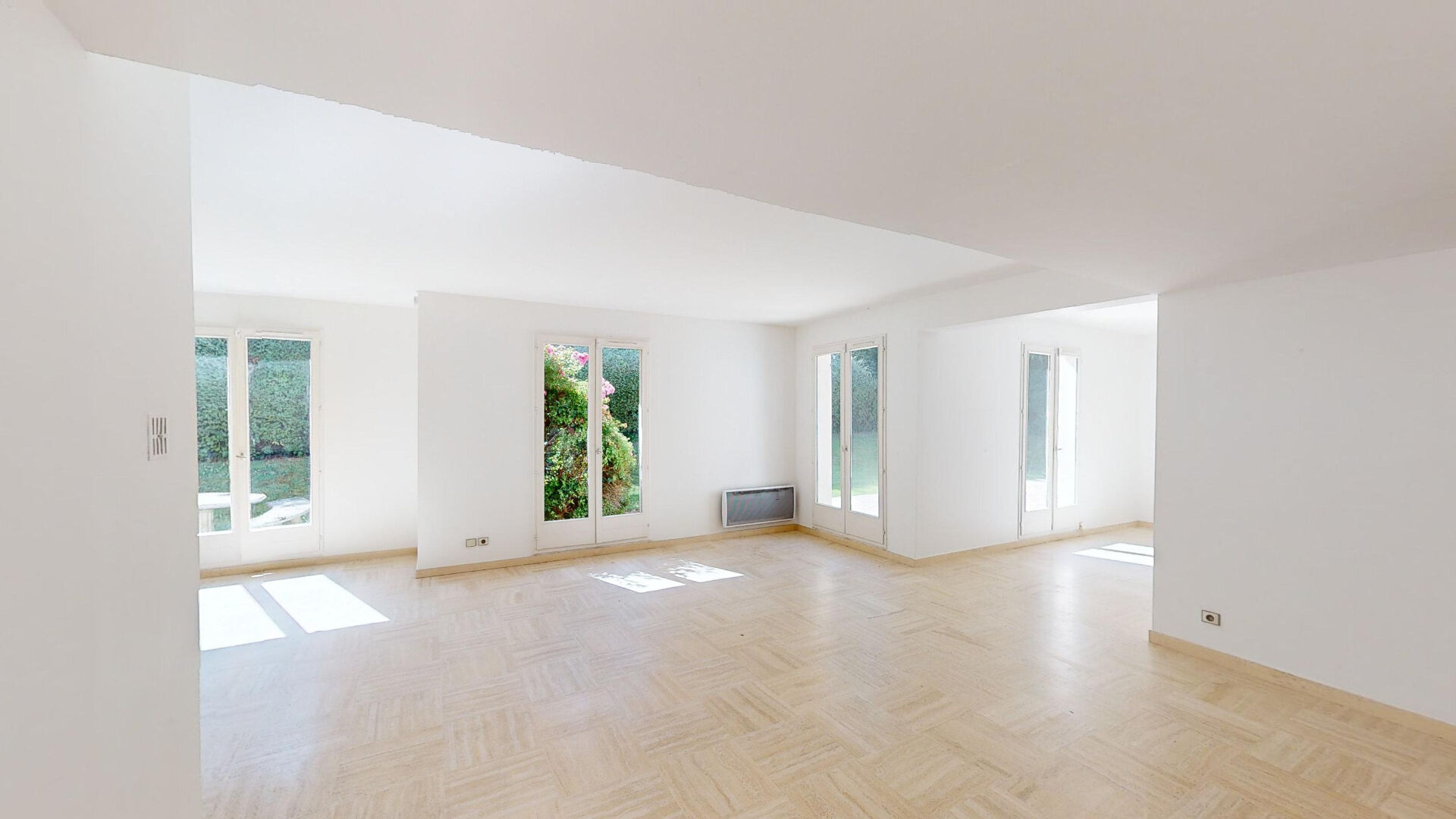 Photo RÉSIDENCE SAINT-NOM LA BRETECHE - 9 pièce(s) - 250 m2 image 3/6