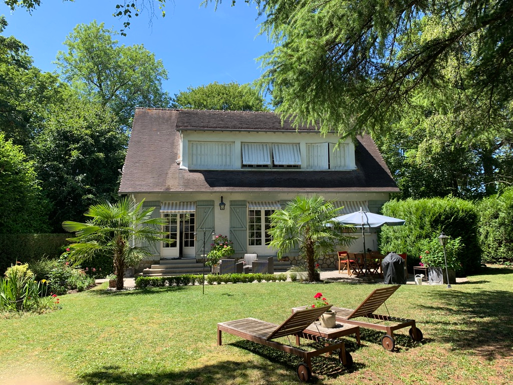 Photo Maison Crespieres 6 pièce(s) 140 m2 image 1/6