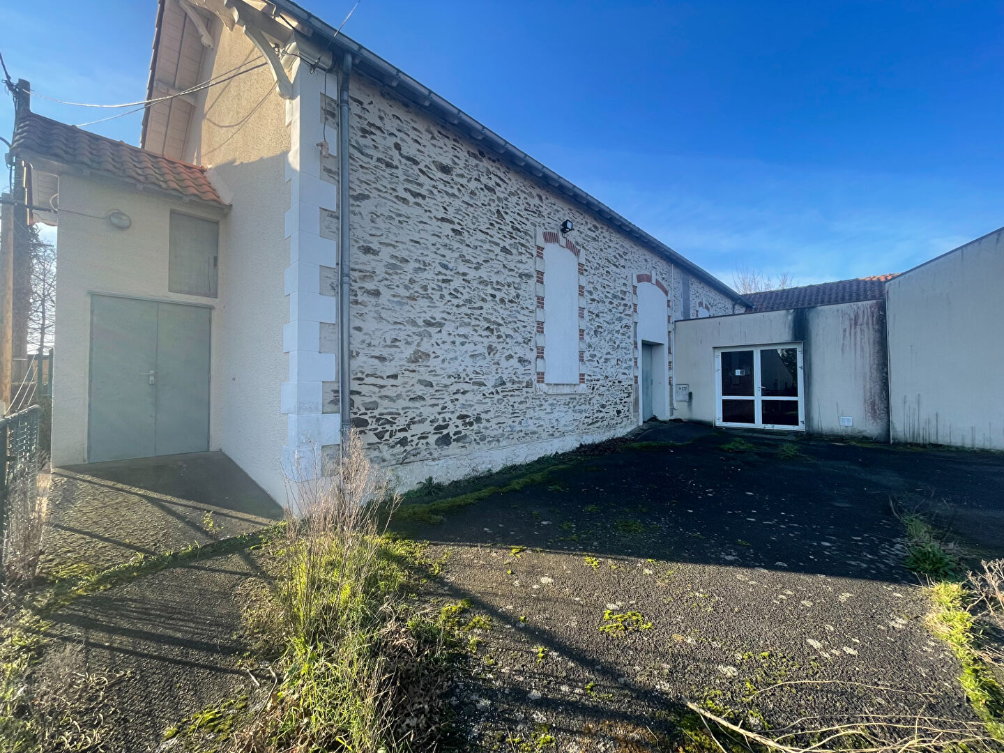 Photo Ancien théâtre à réhabiliter LE PALLET Bourg au calme. image 3/6