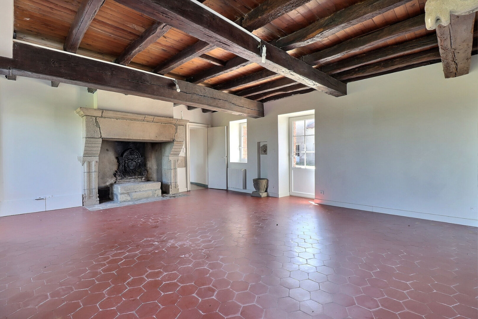 Photo Maison (122 m²) , 2 chambres, jardin et cour privatifs. image 4/6