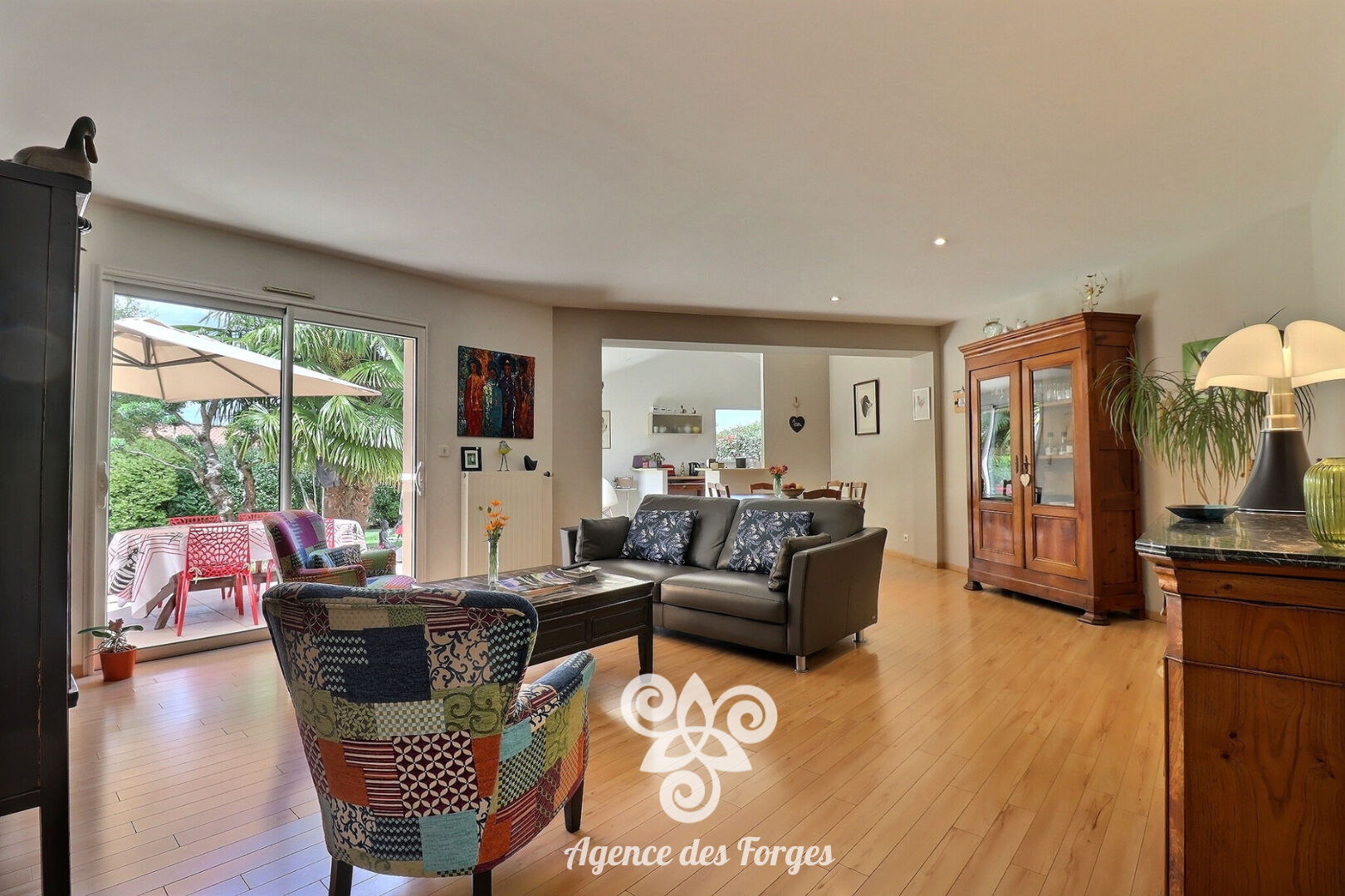 Photo Maison  plain-pied, au calme, 4 chambres, commodités à pied, garage, jardin; m image 3/6