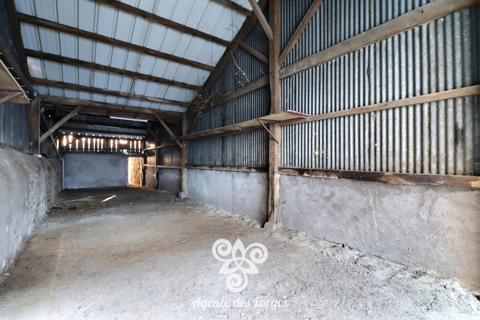 Photo Terrain constructible / Bâtisse à rénover ou à démolir image 6/6