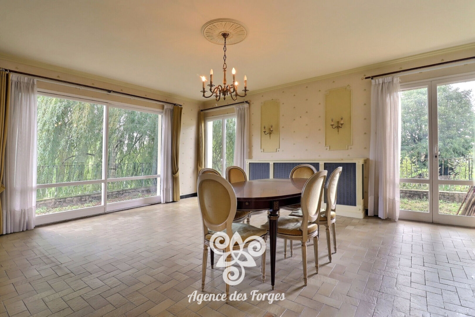 Photo Maison 160m² / 5 chambres / 2159m² de terrain / Le Puiset Doré image 2/6