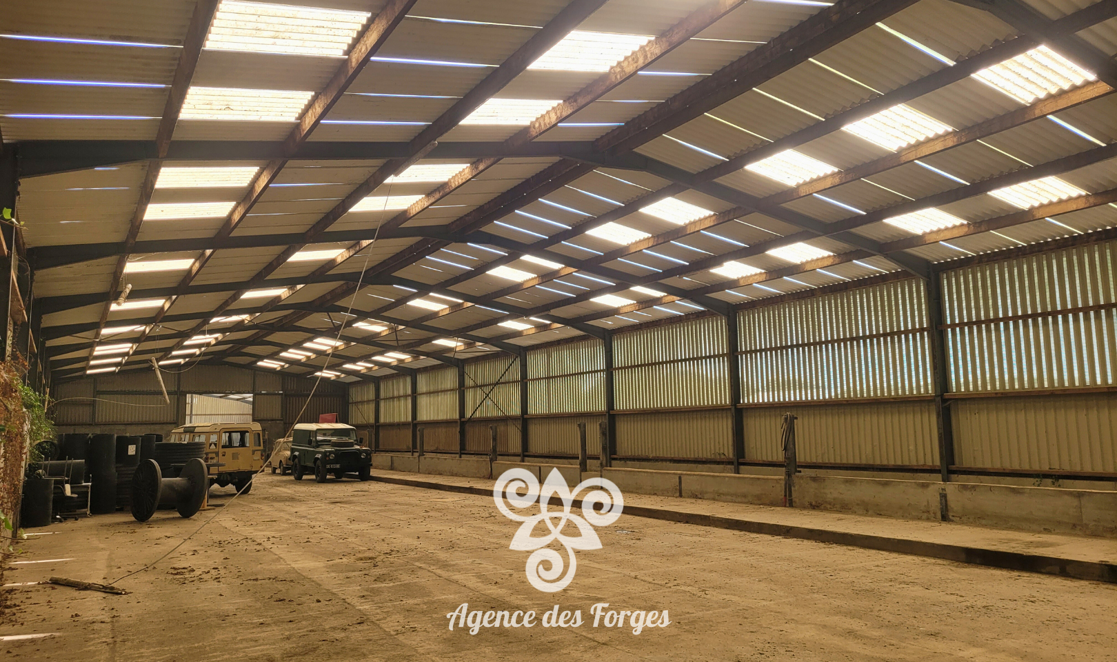 Photo Bâtiment agricole - Montaigu Vendée - 6859 m2 image 6/6