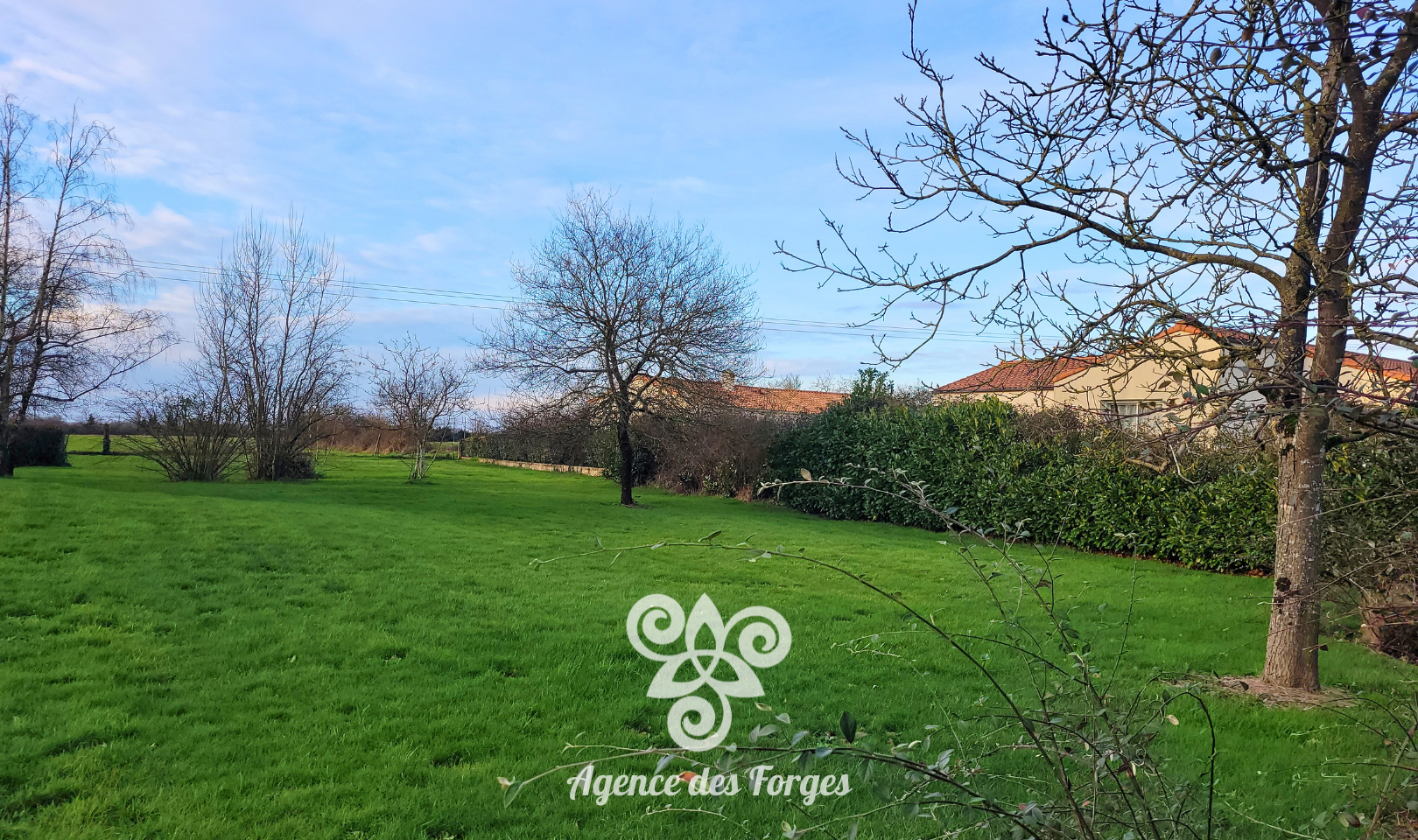 Terrain constructible Montaigu Vendee 1272 m2