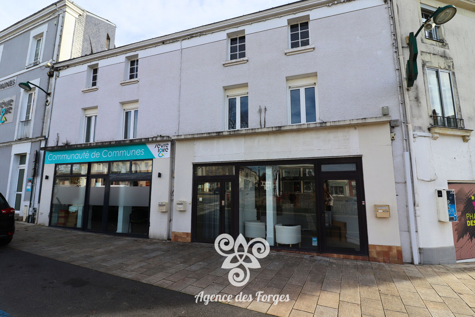 Photo Immeuble de rapport centre bourg de Vallet image 1/3