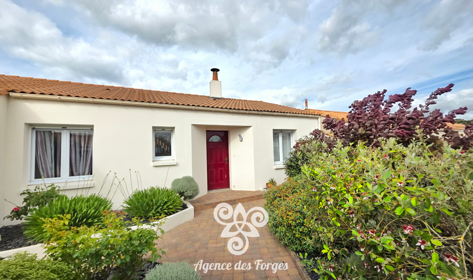 Maison plain pied - 3 chambres + bureaux / 606m² de terrain / Saint Julien De Concelles