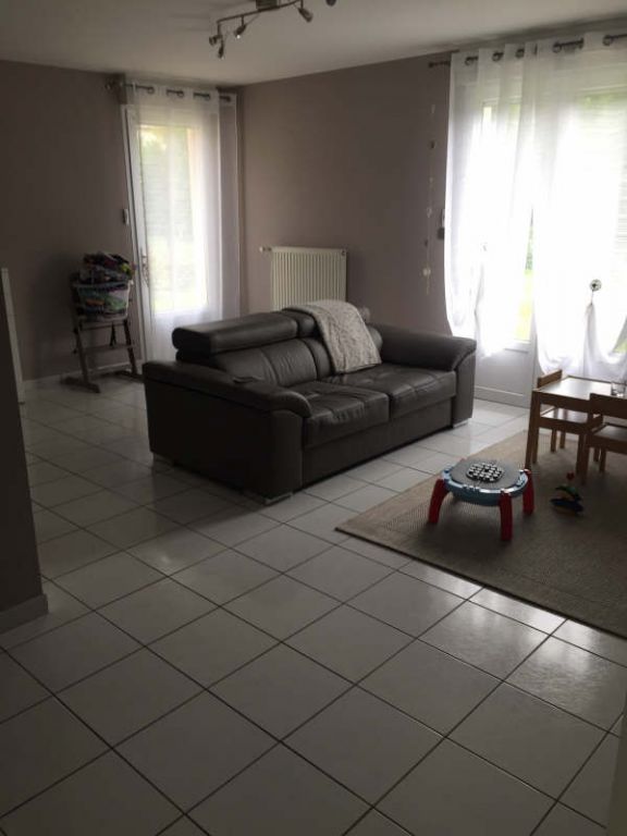 Photo LIGUGE: bourg et écoles à pieds image 3/6