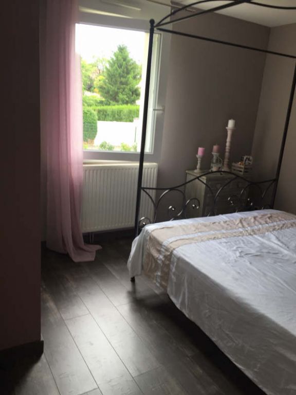 Photo LIGUGE: bourg et écoles à pieds image 5/6