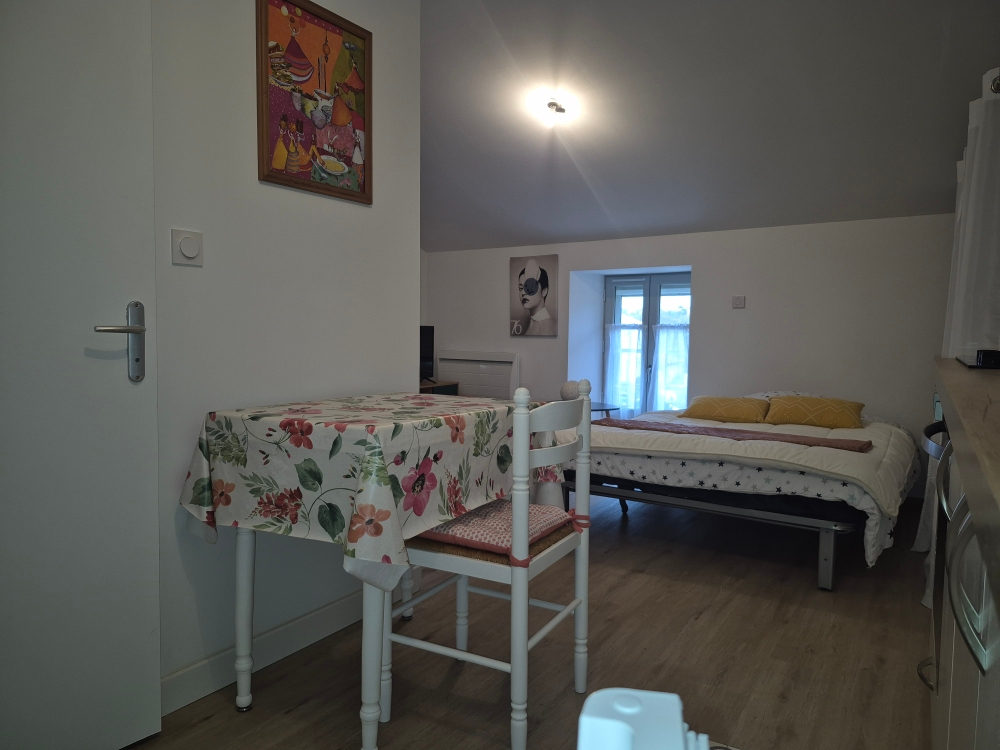 Photo Grand T1 Centre LIGUGE image 3/6