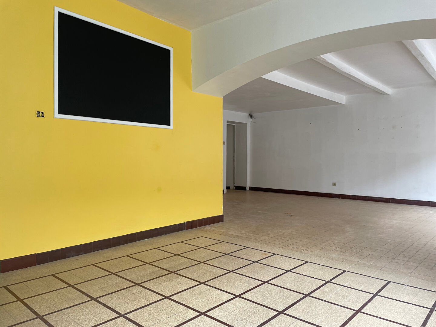 Photo LIGUGE - L'IMMEUBLE image 5/6