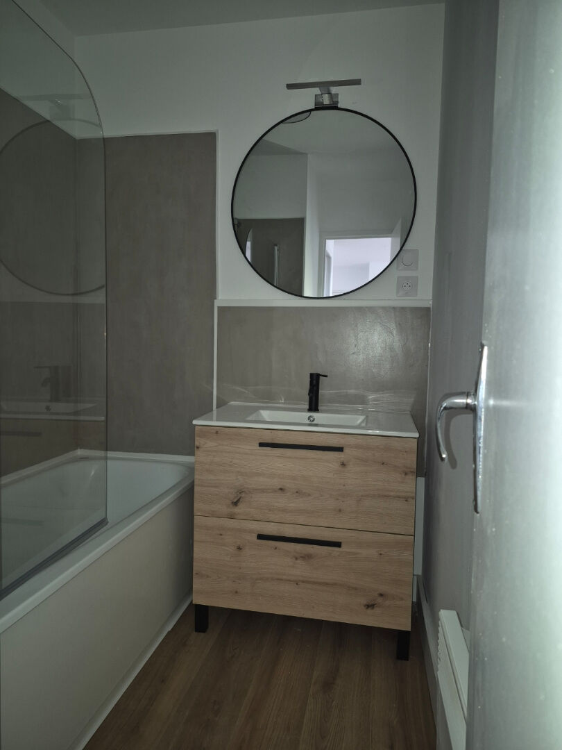 Photo LIGUGÉ BOURG- Appartement T2 image 3/6