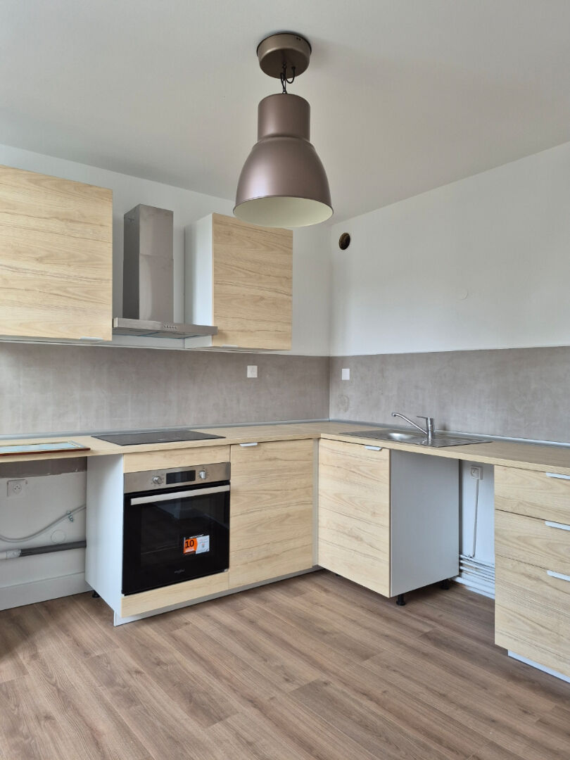 Photo LIGUGÉ BOURG- Appartement T2 image 5/6