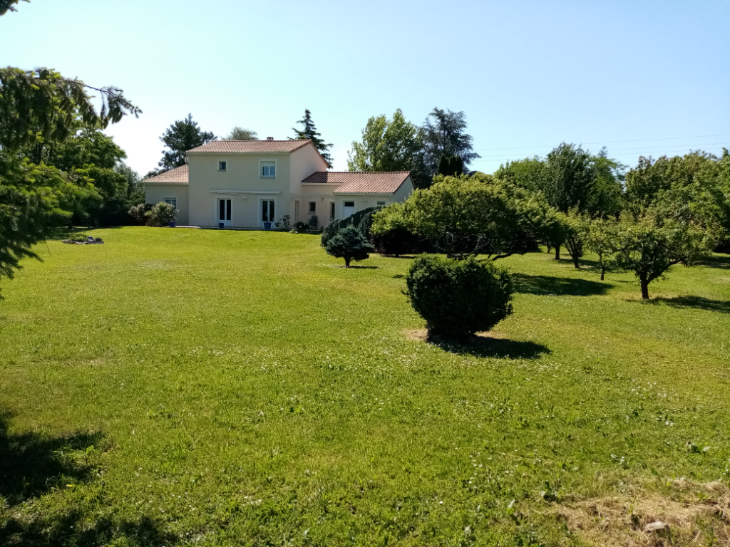 Le Bon Coin Immobilier Lussac Les-châteaux 86320