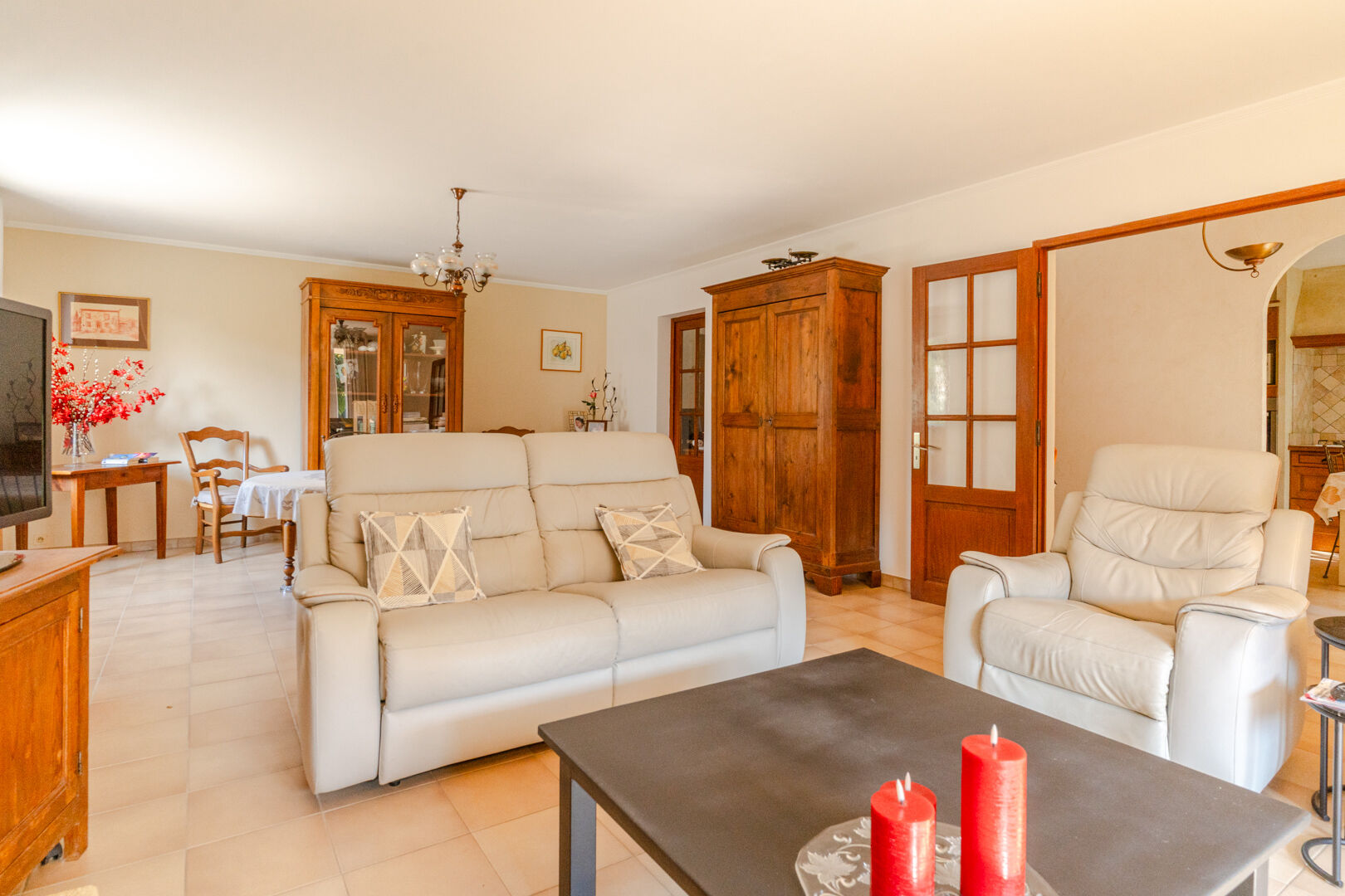 Photo NOUVEAU ! Plan d'Orgon Belle propriété de 2 maisons sur 8500m² de terrain image 3/6