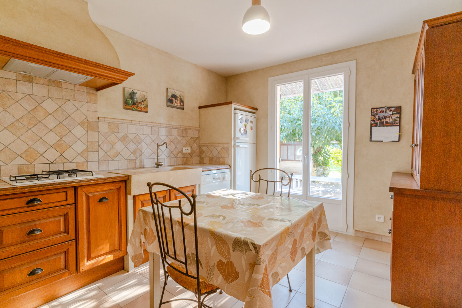 Photo NOUVEAU ! Plan d'Orgon Belle propriété de 2 maisons sur 8500m² de terrain image 4/6