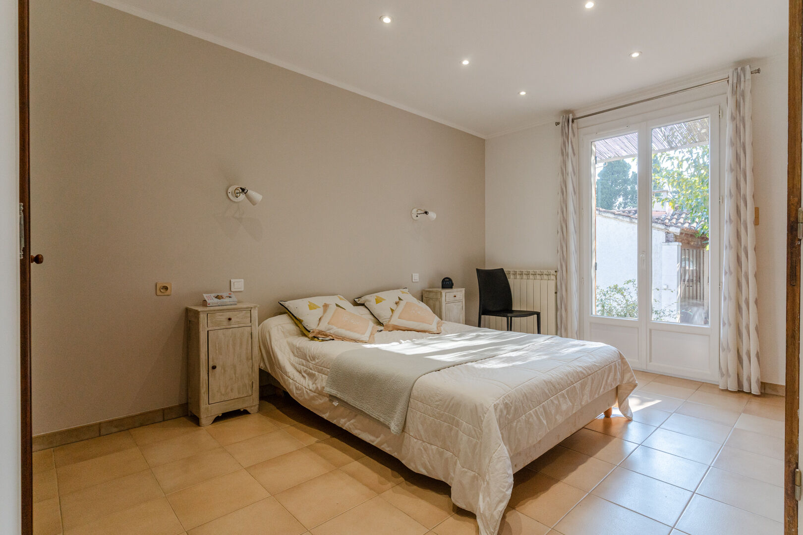 Photo NOUVEAU ! Plan d'Orgon Belle propriété de 2 maisons sur 8500m² de terrain image 5/6