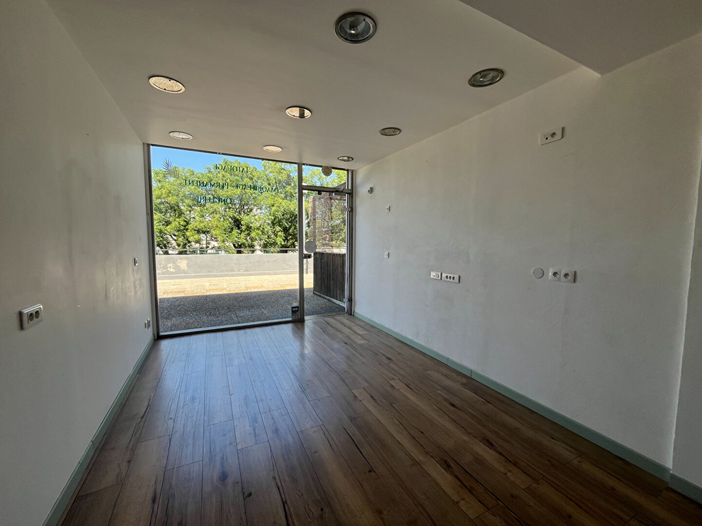 Local commercial  46 m²  avenue Fernand Gassion à La Ciotat