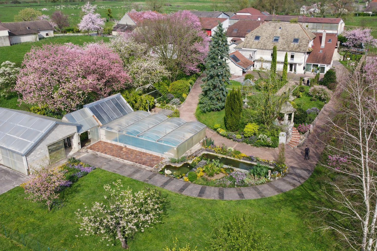 Propriété de caractère avec dépendances et parc - Bien rare