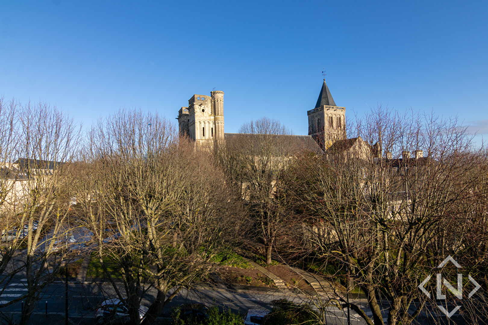 Photo A LOUER CAEN ABBAYE AUX DAMES APPARTEMENT F2 image 1/4