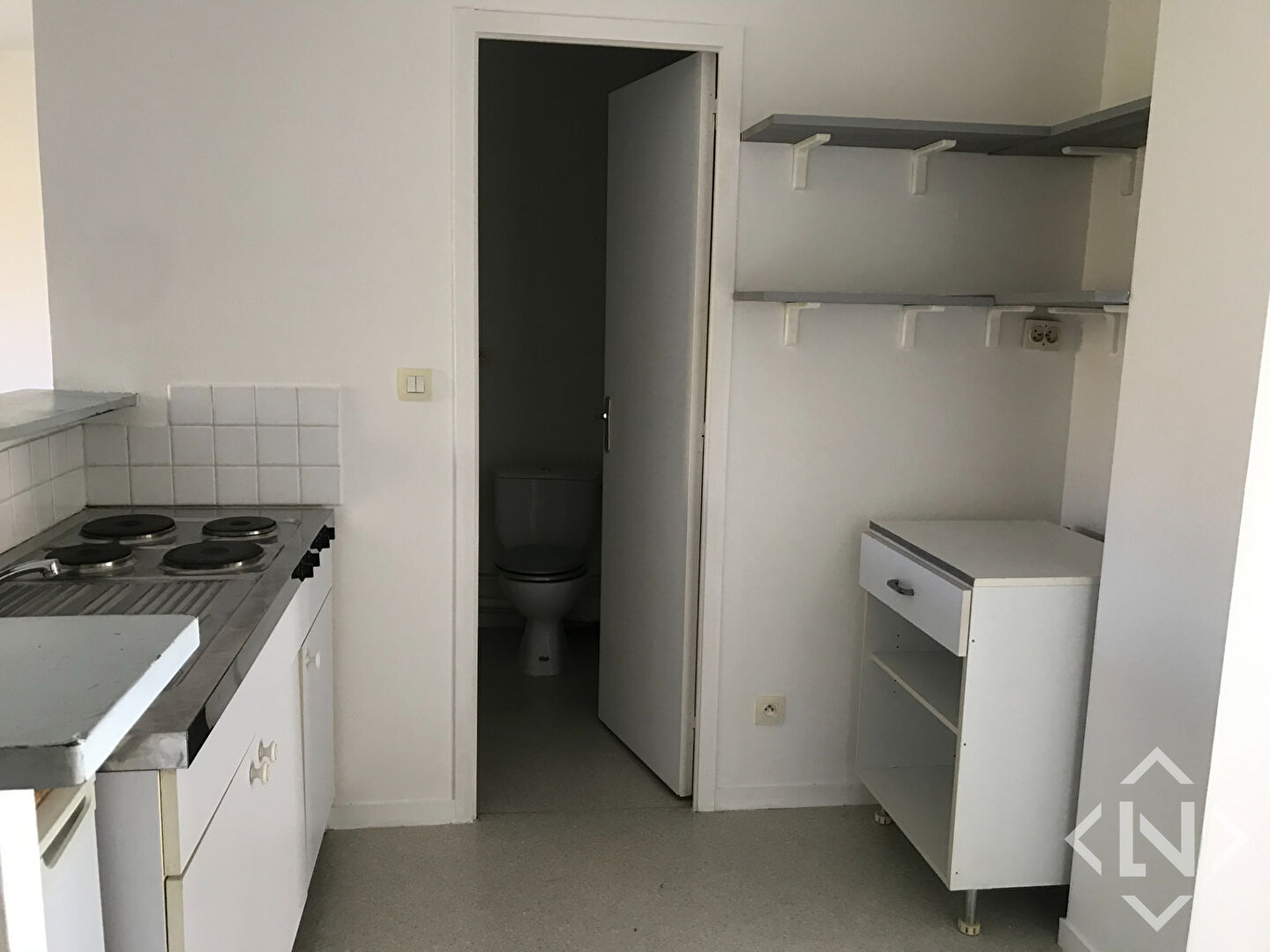 Photo A LOUER CAEN ABBAYE AUX DAMES APPARTEMENT F2 image 3/4