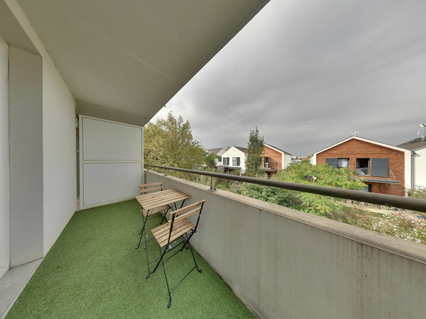 Photo Est de PAU, à 10mn des Facs et du Centre Ville, Quartier Haut d'IDRON, T1 Meublé avec Terrasse et parking privé en Résidence récente Sécurisée image 3/6