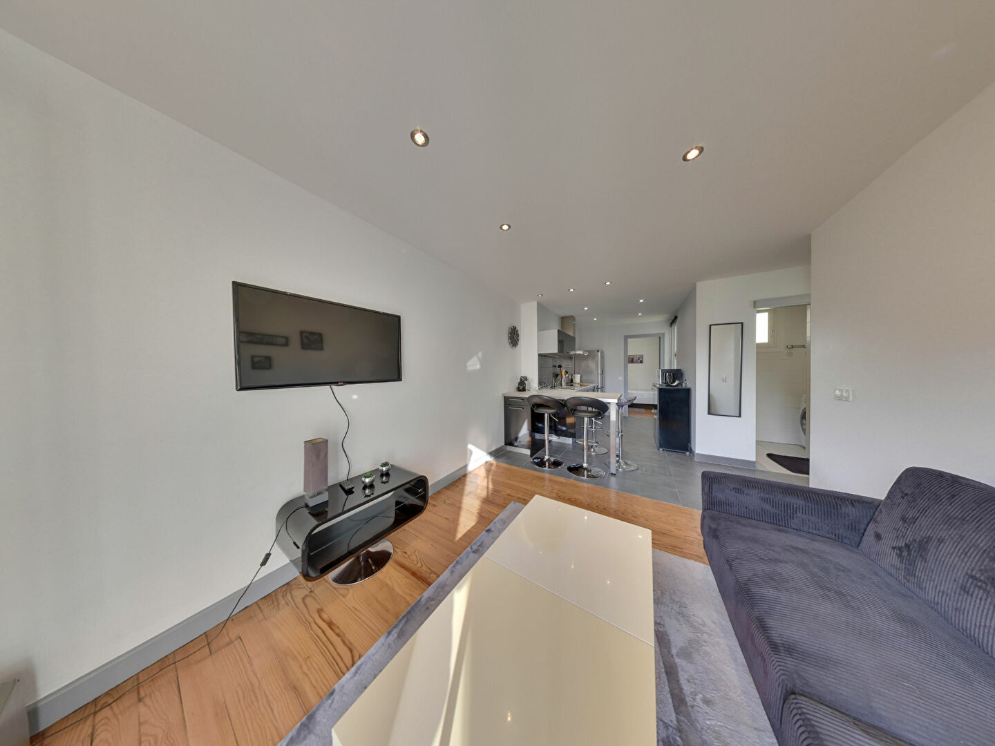 Photo Hyper Centre-Ville Quartier HALLES, en Dernier Etage, T3 Meublé avec Grand Balcon Sud image 3/6