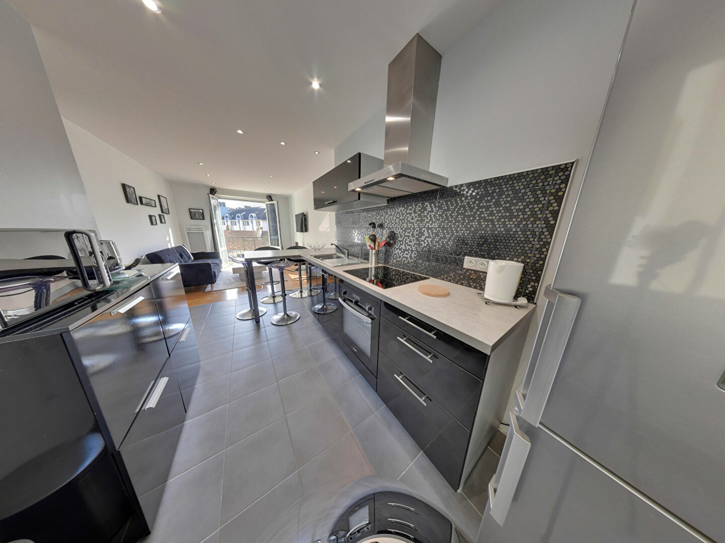 Photo Hyper Centre-Ville Quartier HALLES, en Dernier Etage, T3 Meublé avec Grand Balcon Sud image 6/6